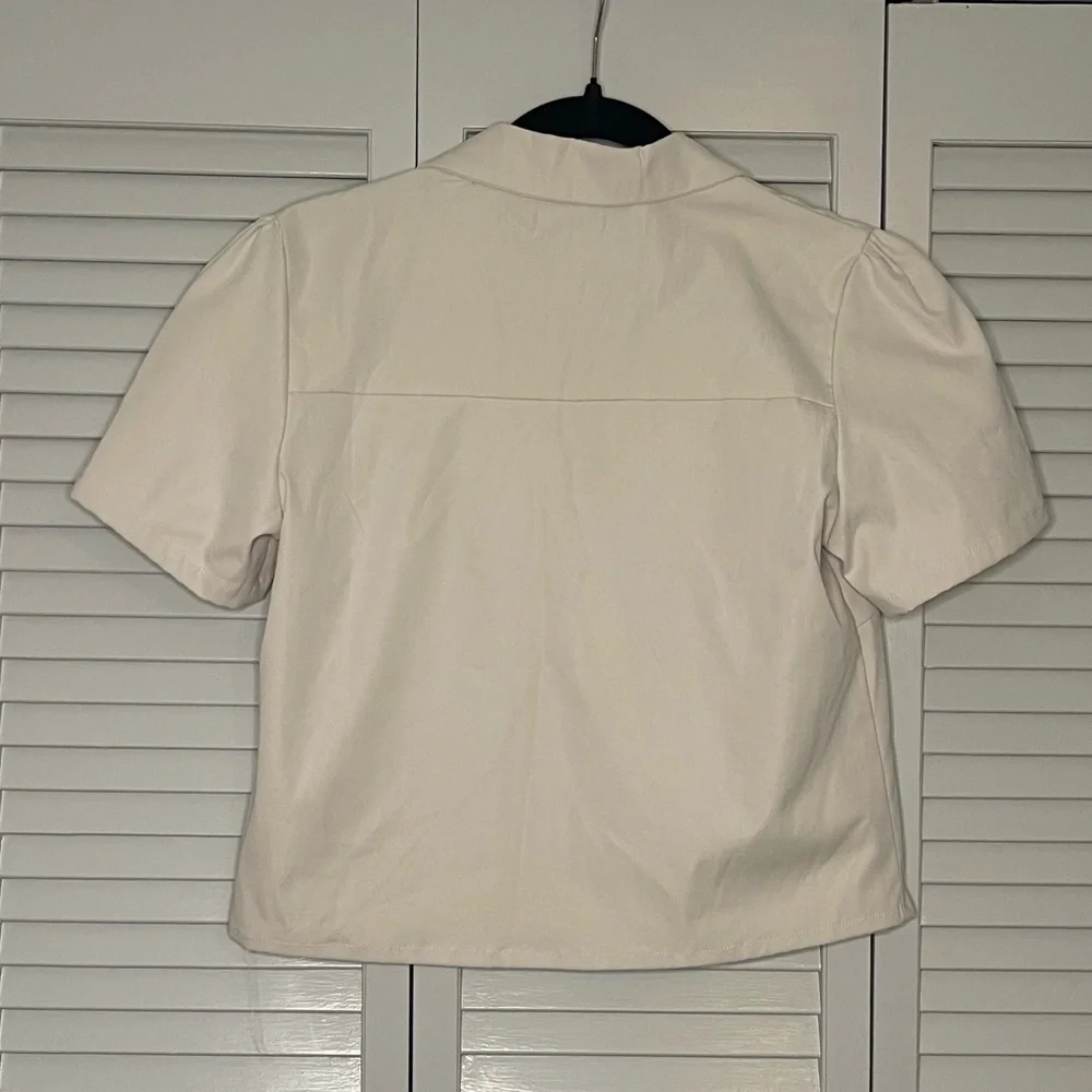 Nasty Gal Beige Button-Up Collared Top - Picture 2 of 4